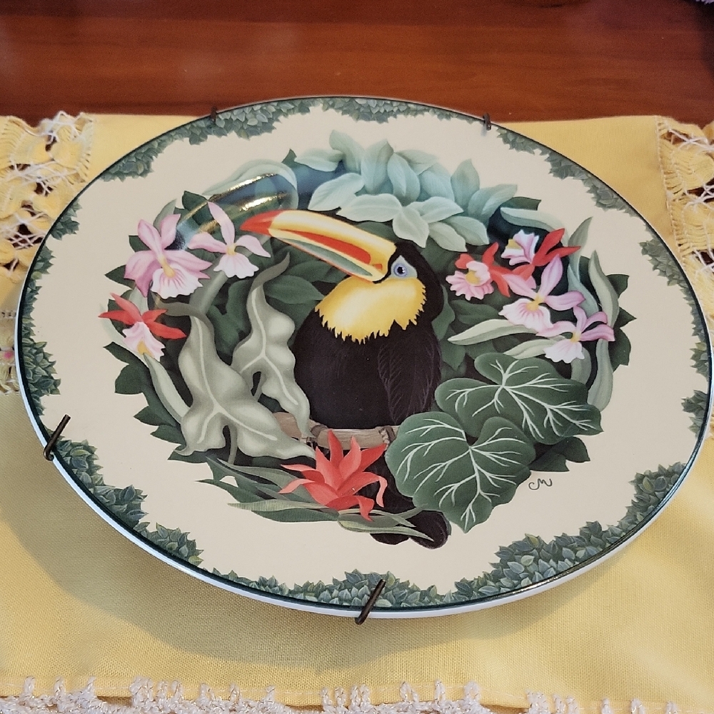 Onieda Tropical Toucan Decorative Plate